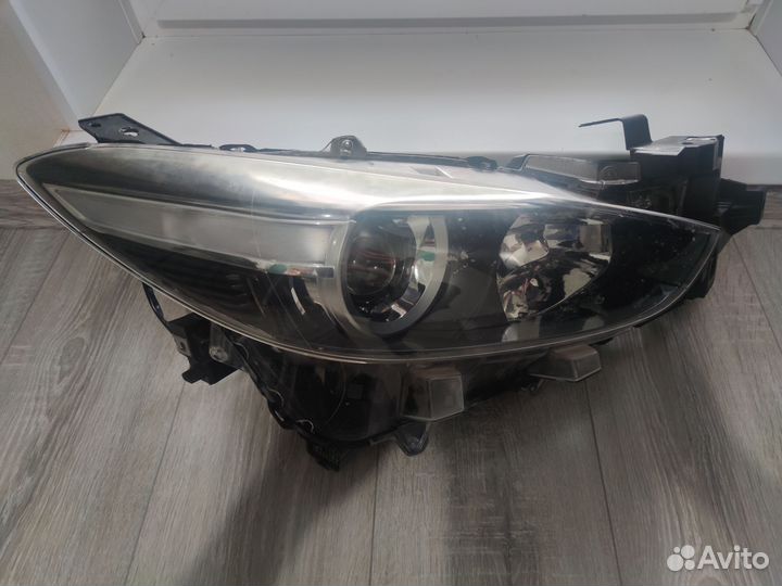 Фара правая на mazda 3 галоген