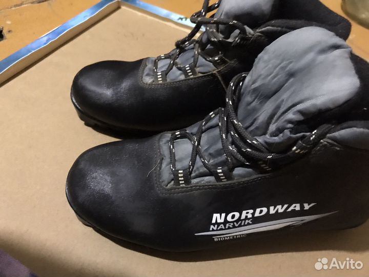 Лыжные ботинки