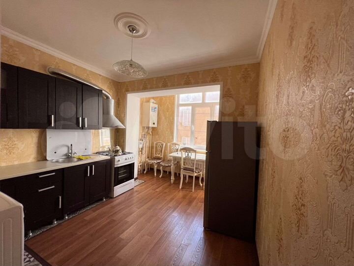 2-к. квартира, 72 м², 2/6 эт.