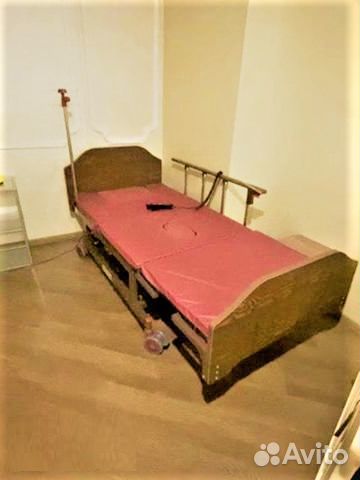 Медицинская кровать для лежачих больных с матрацем