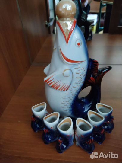 Графин Рыбка и 6 стопок синяя и белая