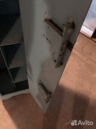 Продам металлический сейф