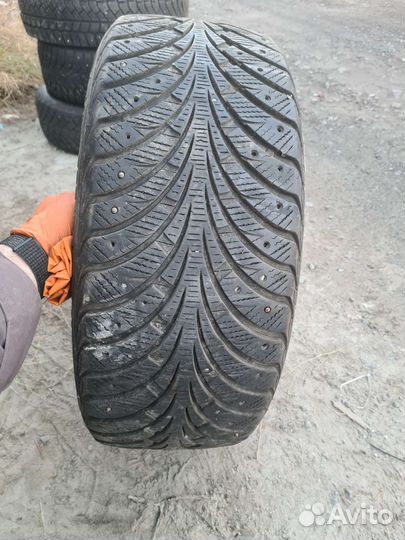 Goodyear UltraGrip Extreme 255/50 R17