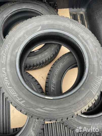 Nitto Therma Spike 225/65 R17