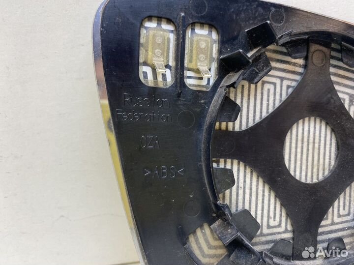 Стекло зеркала левого Volkswagen Polo Sedan