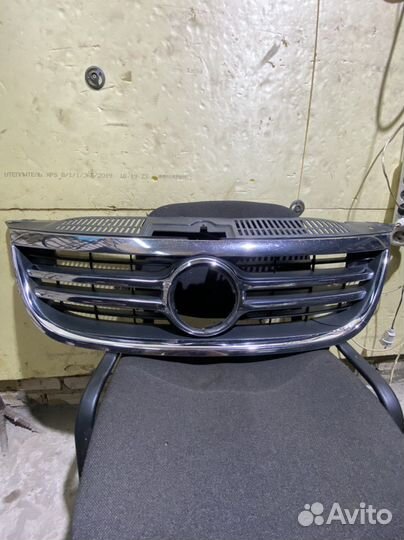 Решетка радиатора volkswagen tiguan 1