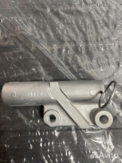 Натяжитель ремня грм NTN HAT256-3