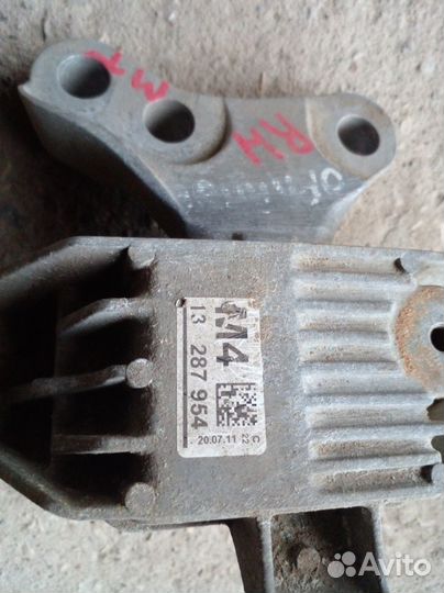 Опора двигателя правая Chevrolet Orlando 1.8 2012г