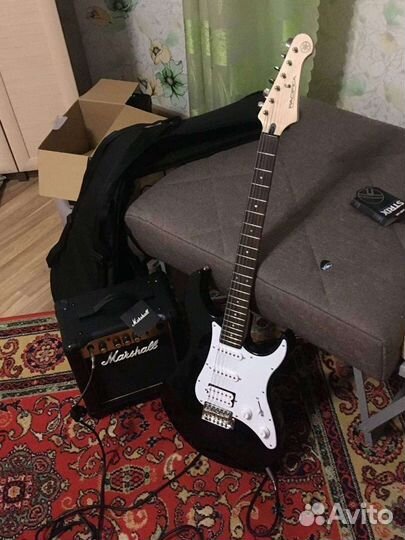 Гитара yamaha pacifica + комбик marshal + чехол