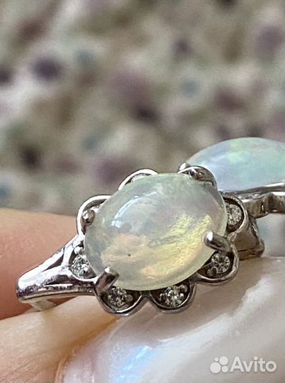 Серебряные серьги с опалом