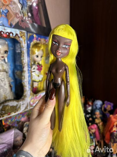 Bratz mowalola Felicia