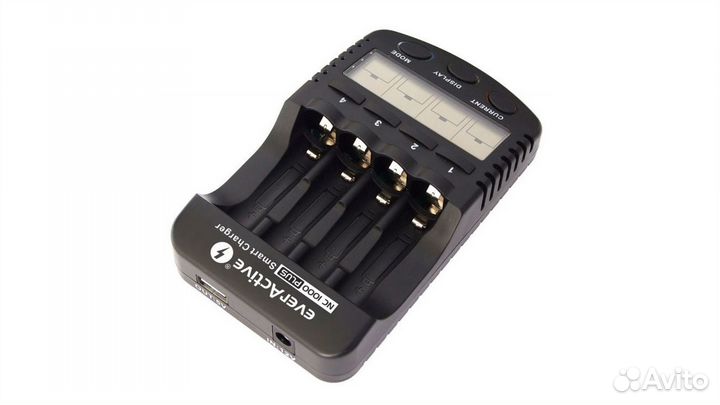 Зарядное устройство EverActive NC1000 Plus