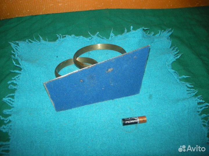 Интерьерные кольца на подставке символ брака