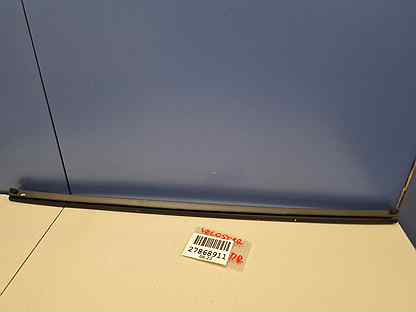 Накладка стекла передней правой двери Hyundai Velo