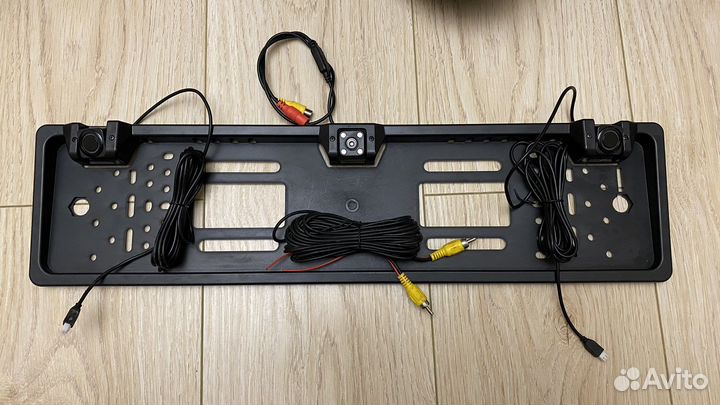 Номерная рамка с камерой