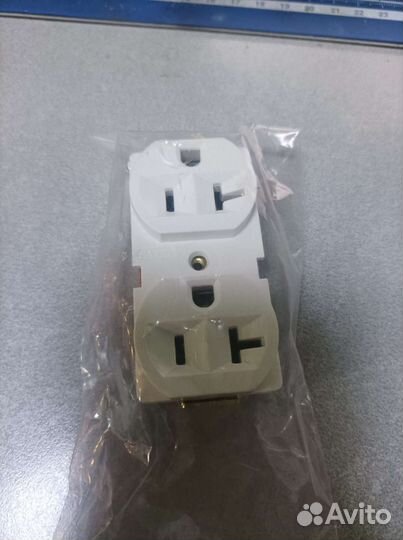 Розетка 100В 20А для японской и американской тех