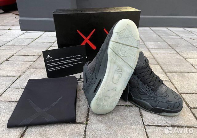 Nike Air Jordan 4 Kaws