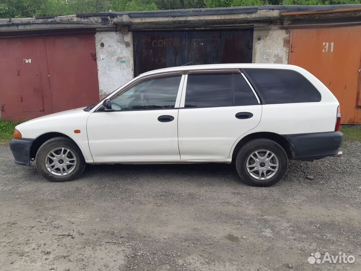 Mitsubishi Libero 1.5 AT, 2001, 268 000 км