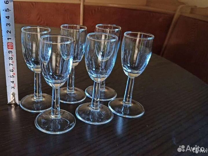 Рюмки на ножке