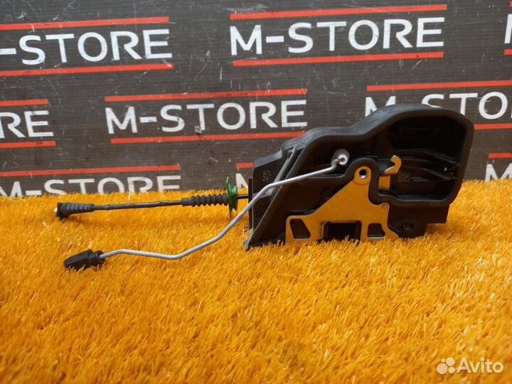 Замок двери задний левый Bmw X3 E83 N52B25A 2010