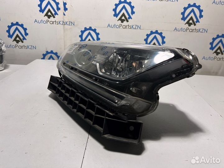 Фара правая Honda CR-V 5 33100tlar01
