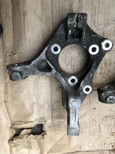 Кулак поворотный цапфа передний Cruze Astra j