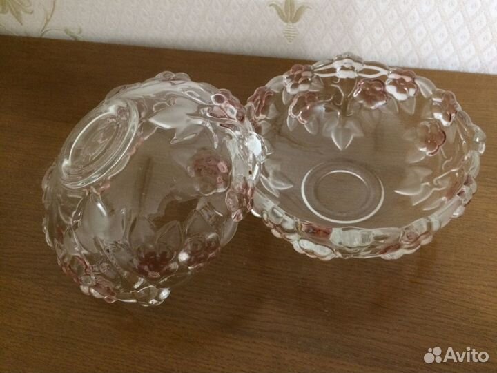 Вазы,стаканы,рюмки из цветного стекла времен СССР