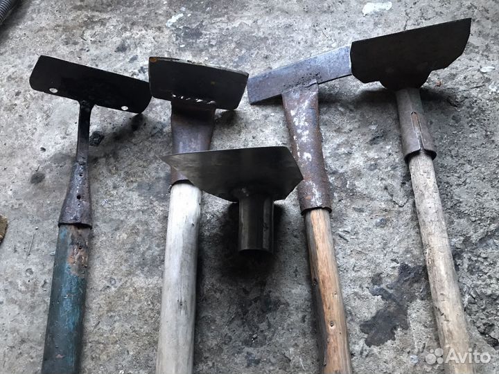 Тяпки. грабли. вилы. сечки