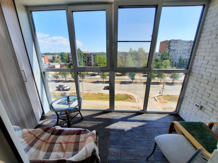 2-к. квартира, 52 м², 6/10 эт.