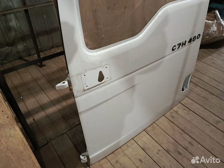 Дверь левая sitrak C7H окрашенная белая с петлями