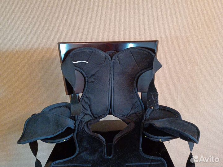 Нагрудник хоккейный Easton