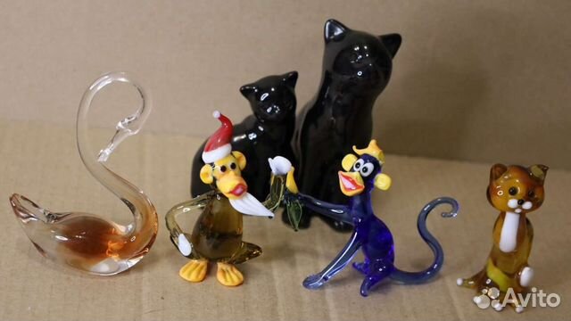 Декоративные фигурки разных стран, гжель и др