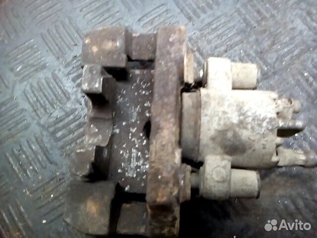 Суппорт задний правый для BMW 5-Series (E60/E61)