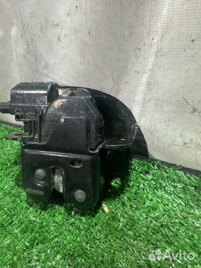 Замок крышки багажника LADA X-Ray