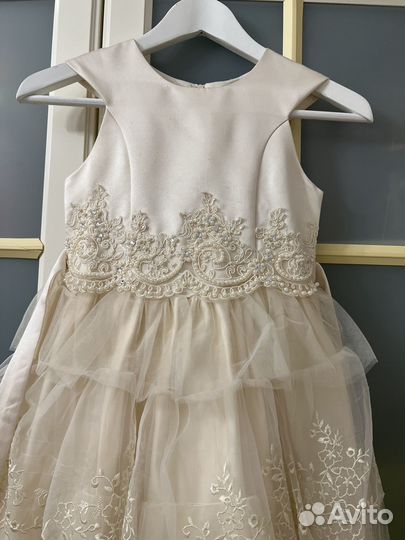 Нарядное платье продам