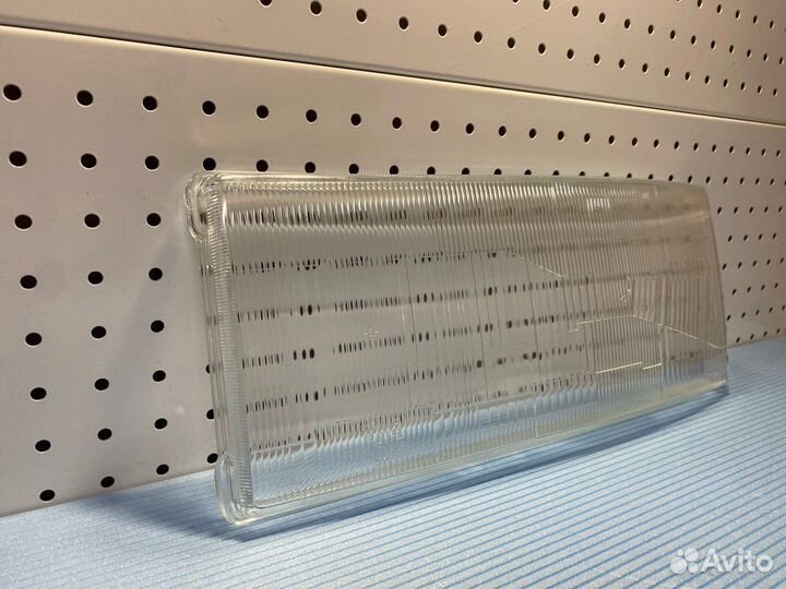 Стекло фары левое Iveco Eurotech Eurostar