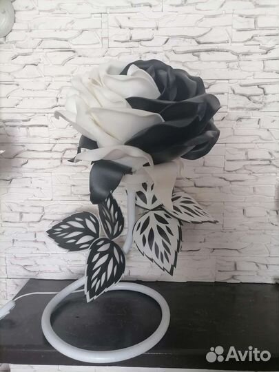 Ростовые цветы-светильники