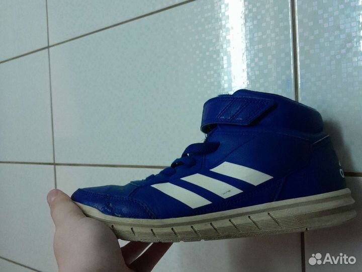 Кроссовки adidas
