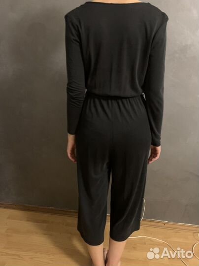 Комбинезон чёрный приталенный