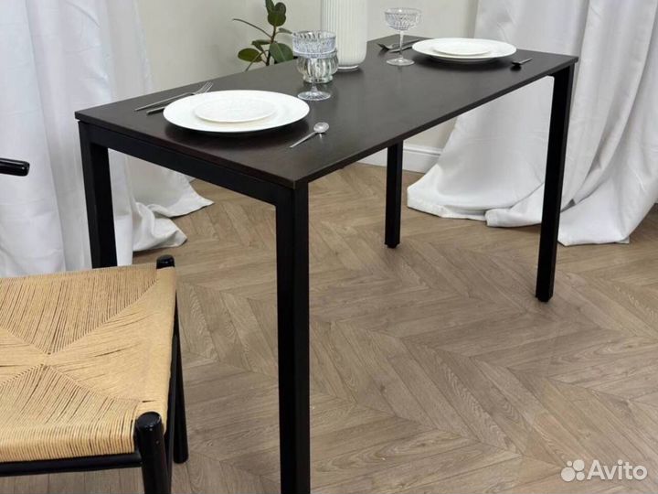 Стол кухонный