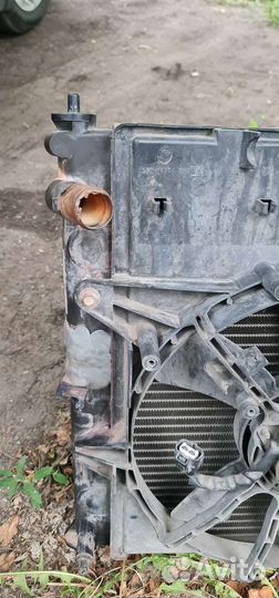 Радиатор основной на Mazda MPV 2