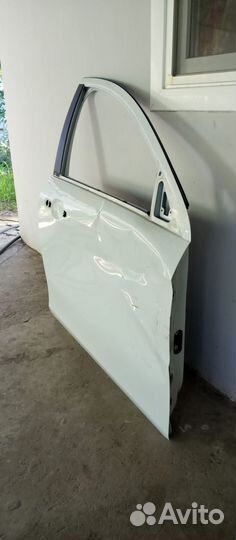 Лада Веста универсал, правая передняя дверь