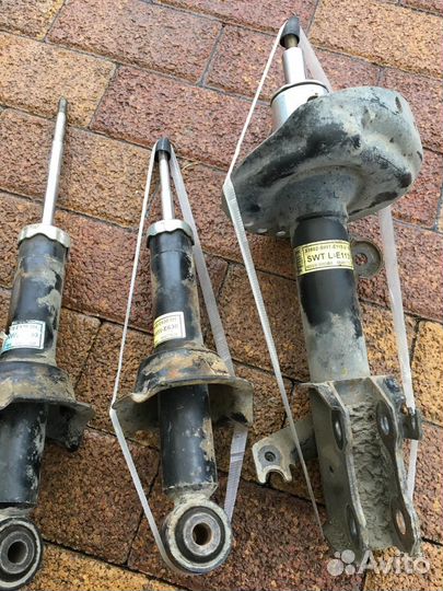 Передние стойки, стойки задние