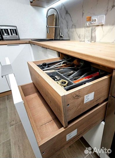 Кухня угловая на заказ.мдф фасады