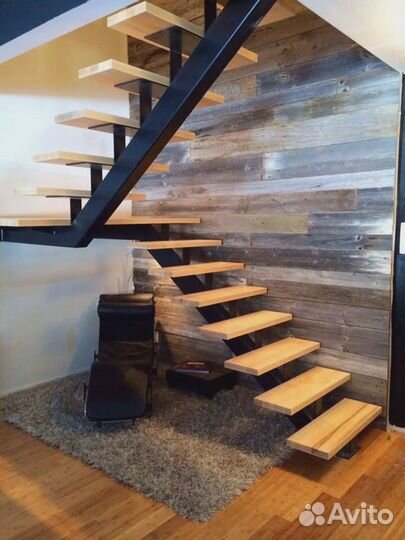 Лестница на второй этаж