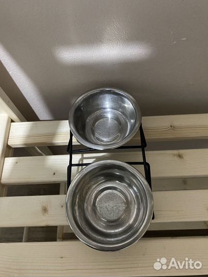 Миска для животных на подставке