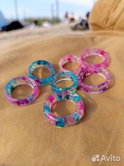 Кольца с цветной гипсофилой/эпоксидная смола