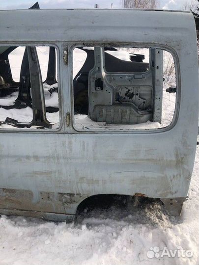 Крыло заднее левое Peugeot Partner