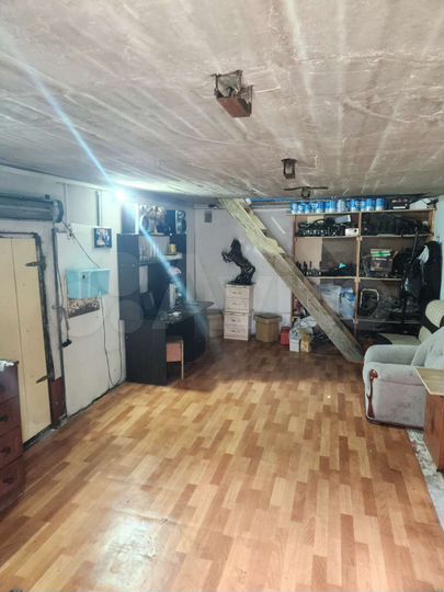 Гараж, > 30 м²