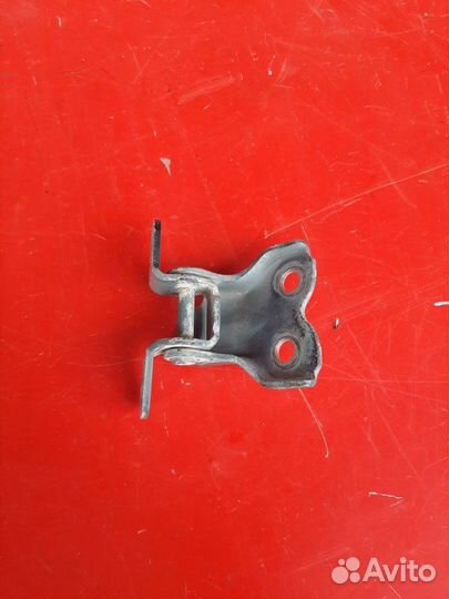 Петля двери передняя левая Toyota Corolla E120